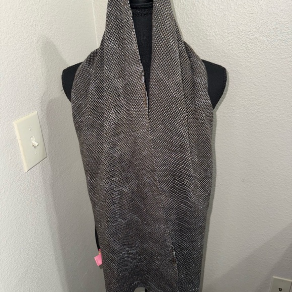 Betsey Johnson Leopard Print Scarf - Picture 3 of 4